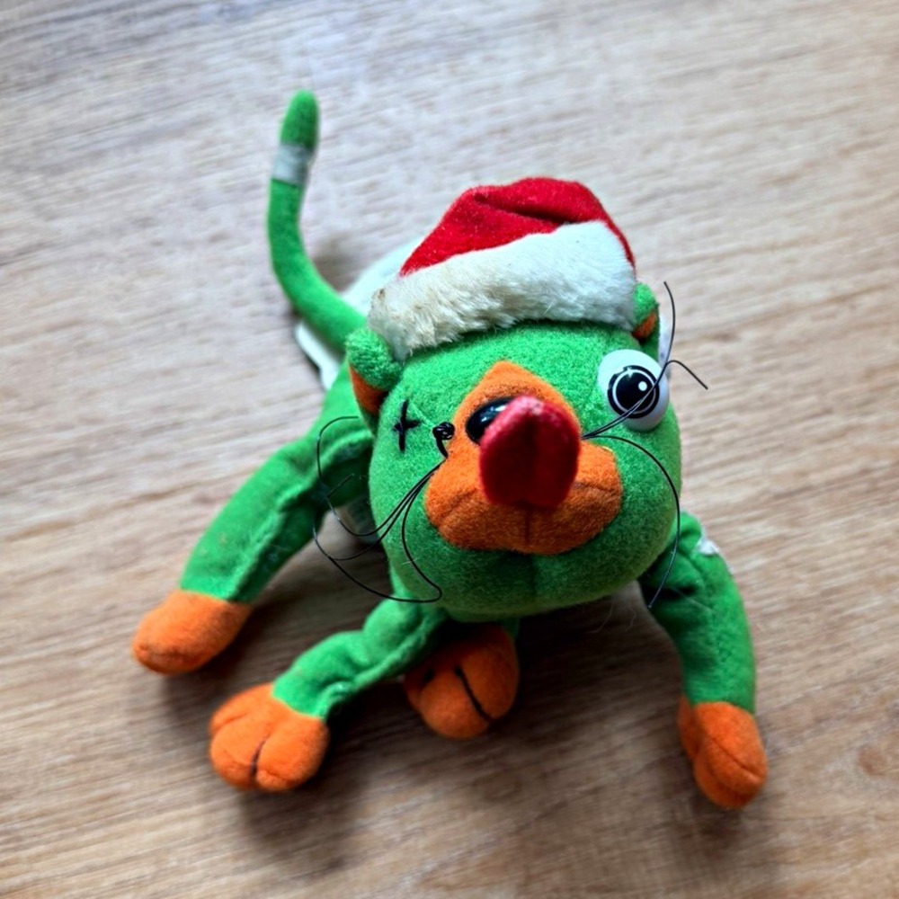 The Idea Factory Meanies Topkat Shocking Stuffers Beanbag Plush Santa Hat 1998